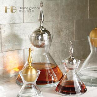软装 设计黄铜尖顶玻璃醒酒瓶醒酒器葡萄牙红酒具样板房专卖店摆件