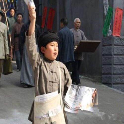 高档第九届民小荷风童采报童的歌演出服儿卖报歌服装国演出晨曦表