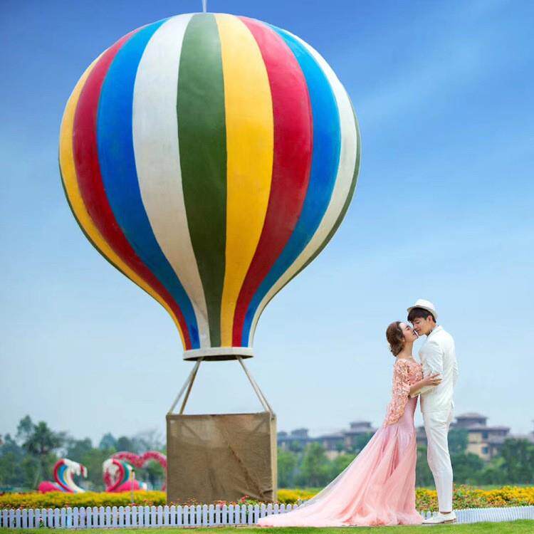 热门网红打卡玻璃钢户外浪漫婚纱摄影热气球摆件公园花园景区摆件