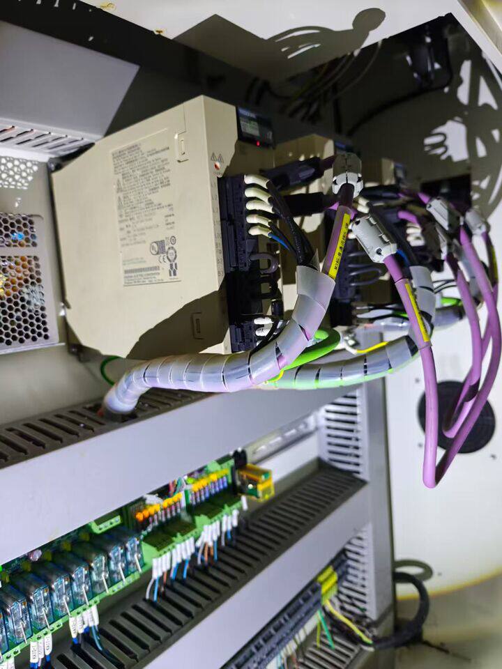 3月10日东莞处理闲置宝烽650主轴7.5kw24000转新代21MA-E系统安川7系M3通讯一台网络拍卖公告