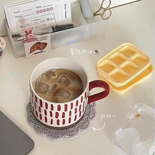 Ice Cube Tray Press, Ice Maker Tool with Lid, Food-Grade DIY