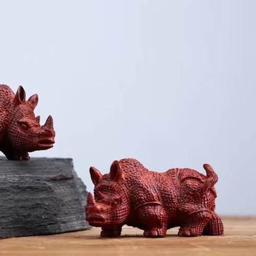 厂家印度小叶紫檀犀牛手把件小摆件檀木犀牛雕刻手把件工艺品