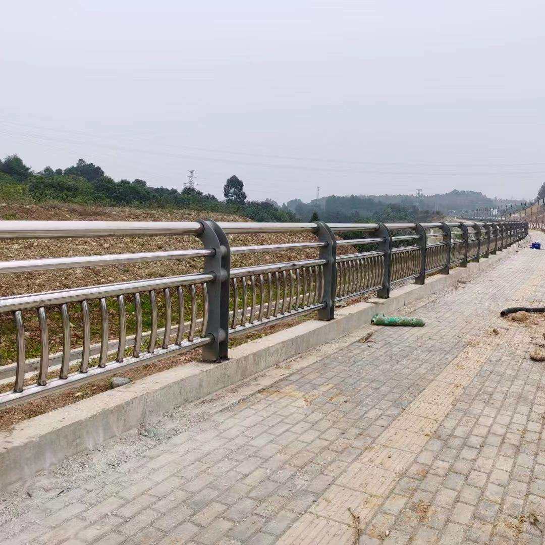 桥梁护防撞3柱04不锈钢立景观河道复合管光护栏栏人行道桥梁护栏