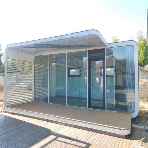 科技感太空舱民宿 家庭式太空舱观景屋金属雕花板可移动民宿设计