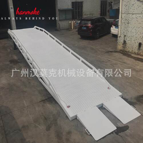 现货12吨加长坡道登车桥国标材质手动液压集装箱装卸货平台厂家