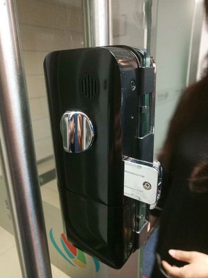 众家安玻璃门免开孔办公室指纹锁怎么样？听说多人被坑说法有依据吗？