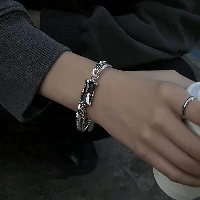 手链男潮ins冷淡风小众设计女轻奢个性暗黑高级灰钻情侣钛钢手环