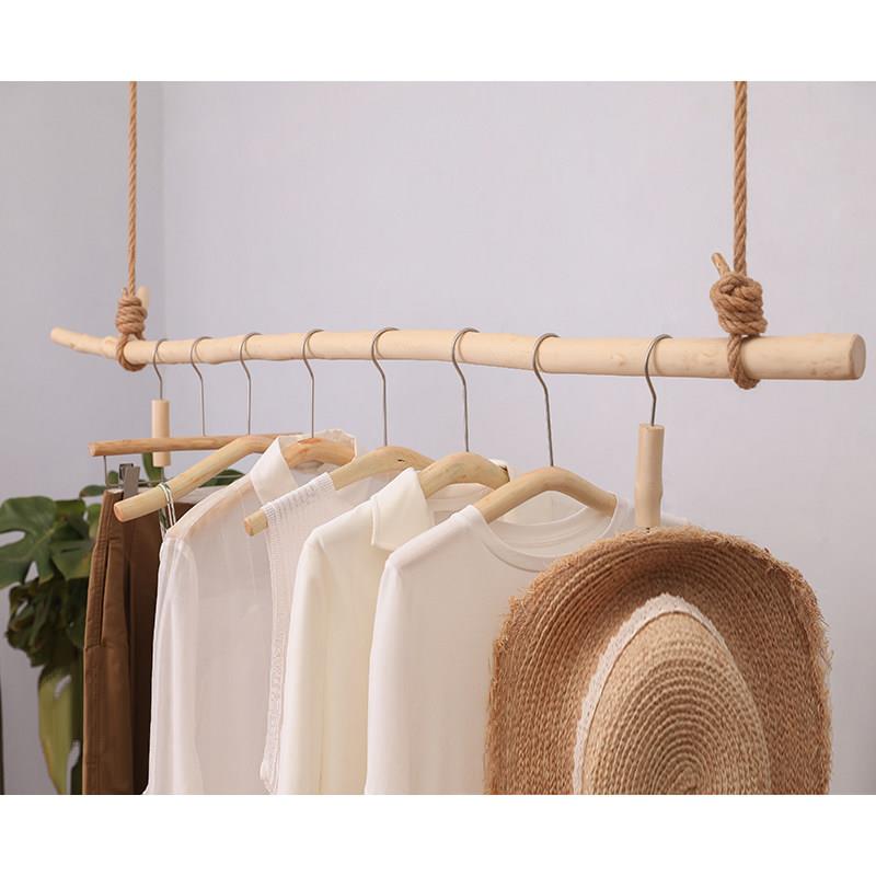 服装店原木分公司衣架窗户悬挂天花板衣服展示架B&B装饰衣架衣服