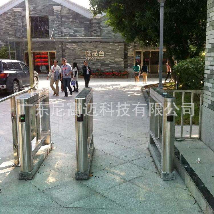 不锈钢成品自动摆闸旋转式栅栏挡臂门全高封闭式防尾随电动挡闸机