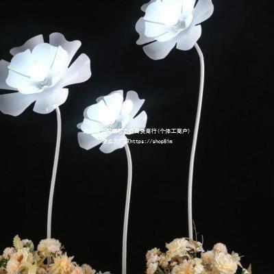 区新款婚庆道具婚礼花厂家布置迎宾装饰路引吊灯具亚克力发光橱窗