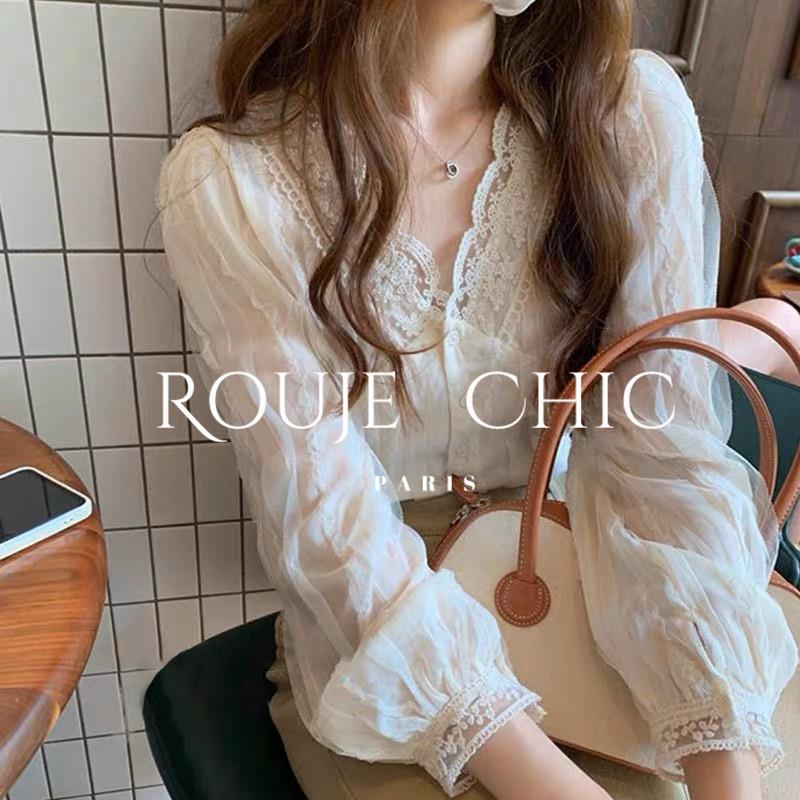 法国Rouje Chic甜美V领蕾丝长袖衬衫女高级感薄款雪纺泡泡袖上衣