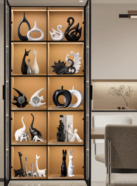 现代简约陶瓷摆件家居饰品酒柜电视柜装饰品创意桌面客厅鱼摆链衡