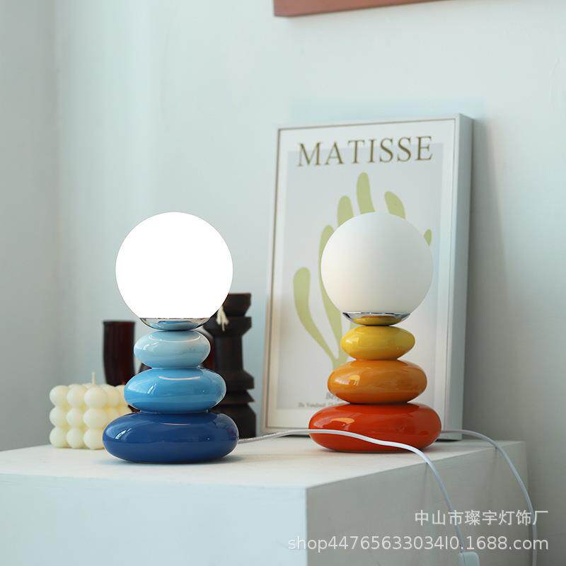 新款直销鹅卵石台灯网红奶油风卧室床头儿童房气氛小夜灯桌面装饰