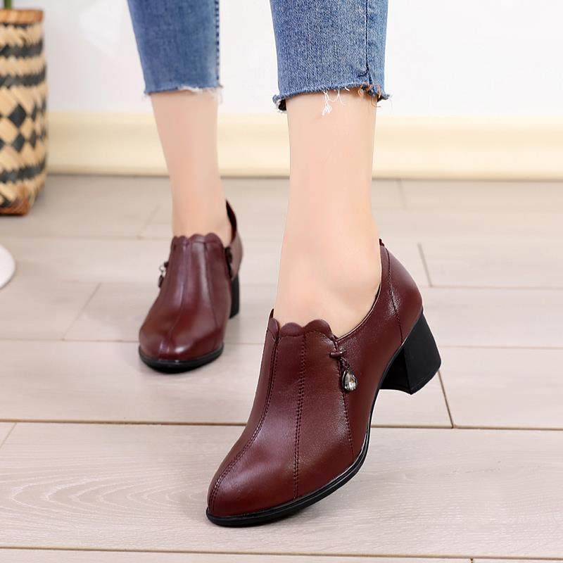 高档单鞋适女低跟夏季妈妈鞋真软皮底中老年子人皮鞋休老闲舒防滑