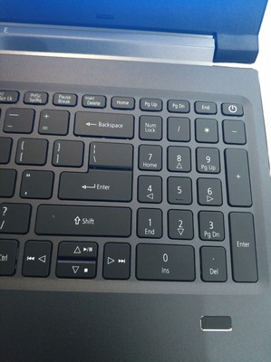 宏碁威武骑士 A715怎么样?看我真实使用心酸史!