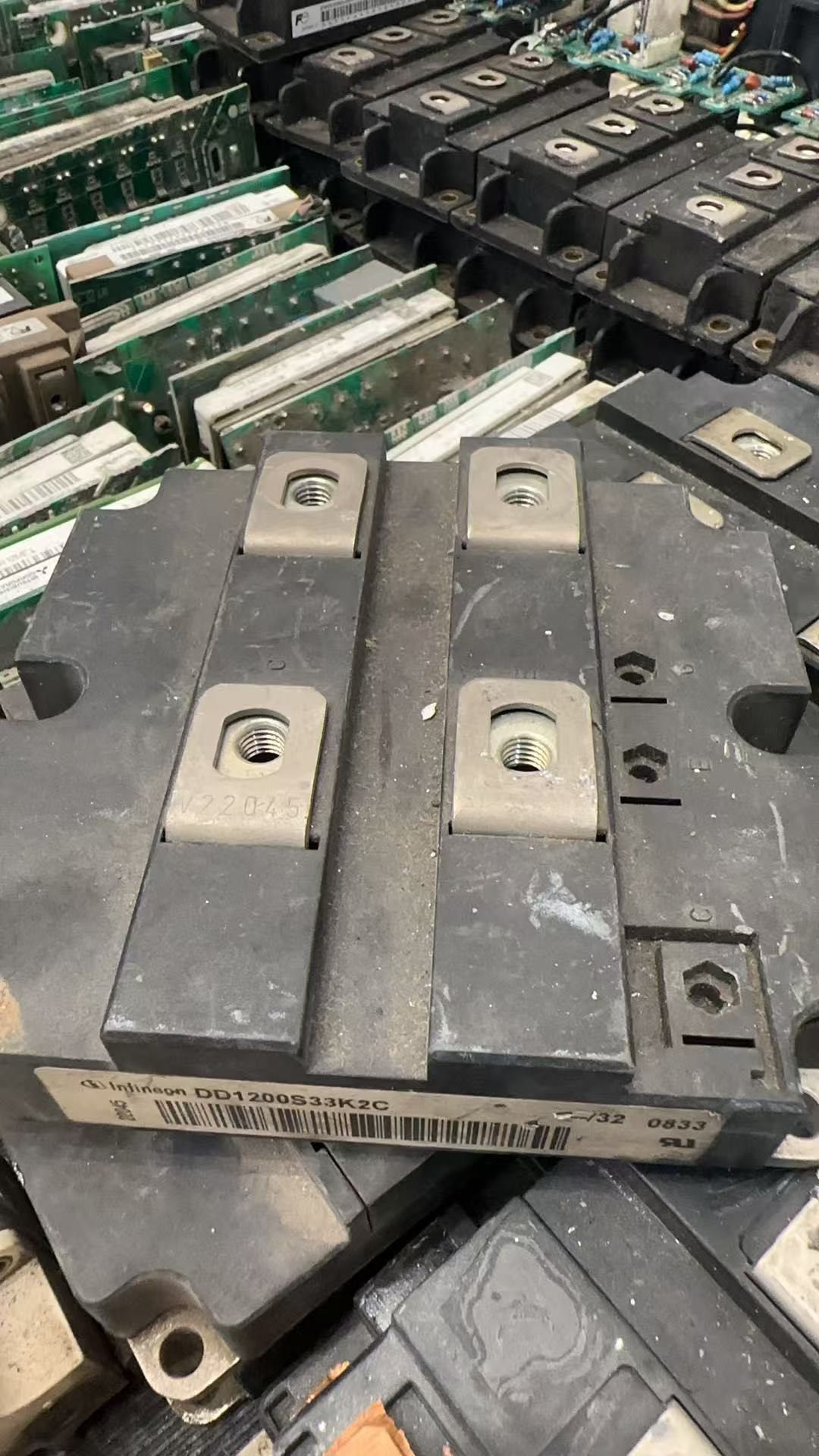 英飞凌模块DD1200S33K2C原装拆机，成色漂亮，包好包