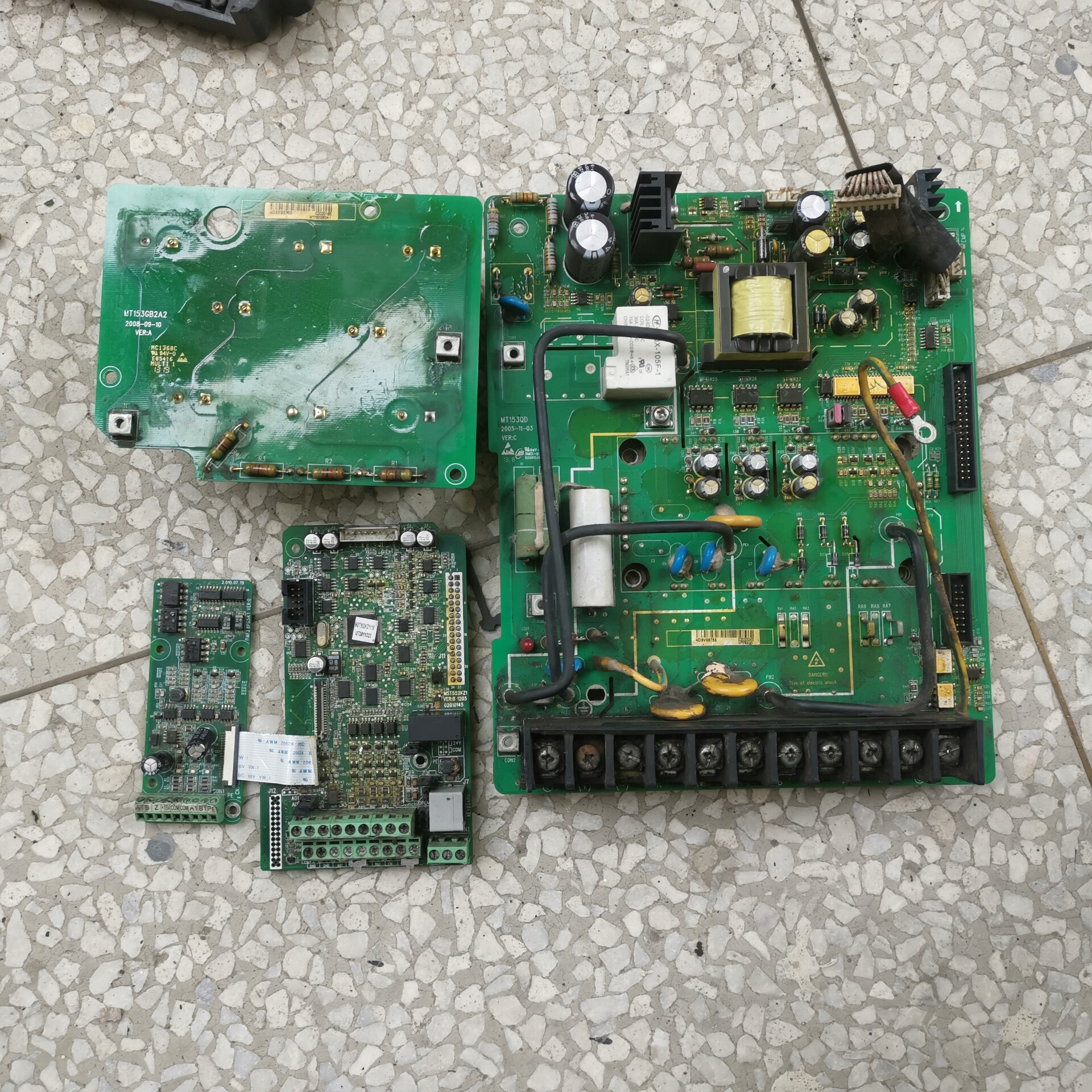 汇川7.5KW变频器MD380T7.5GB配件板MST552