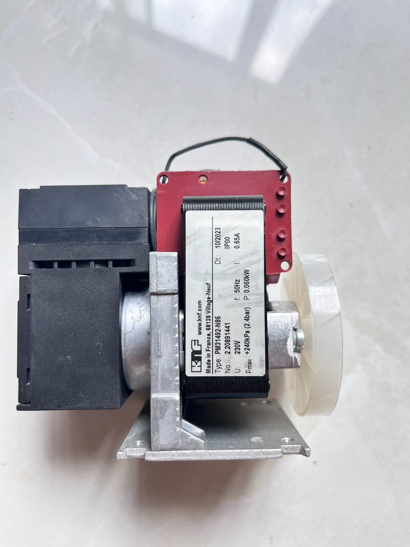 KNF采样泵n86采样泵还剩1台，实物如图，功能正常，单价4