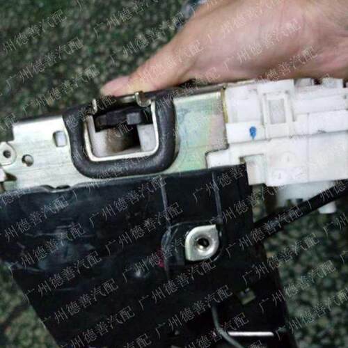 适用奔驰169A180A200A260车门锁块锁机汽车配件拆车件