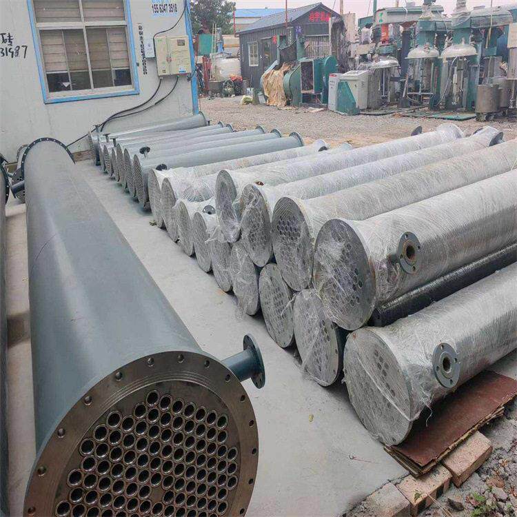 二手工业化工制10--100平方钛材列管冷凝器 化工喷淋式冷凝器