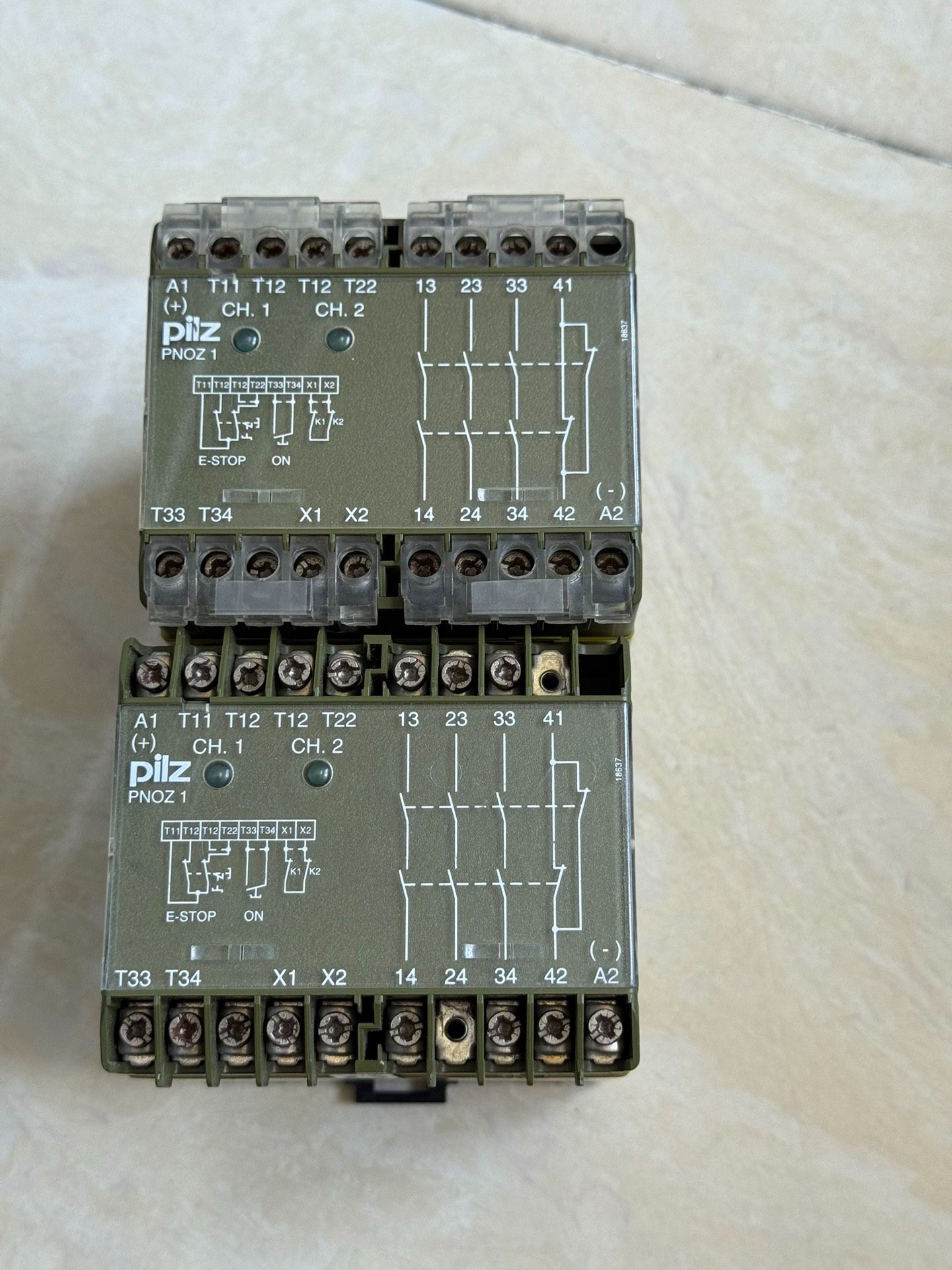 德国PiLZ皮尔兹PNOZ1 475695，拆机成色全部实物