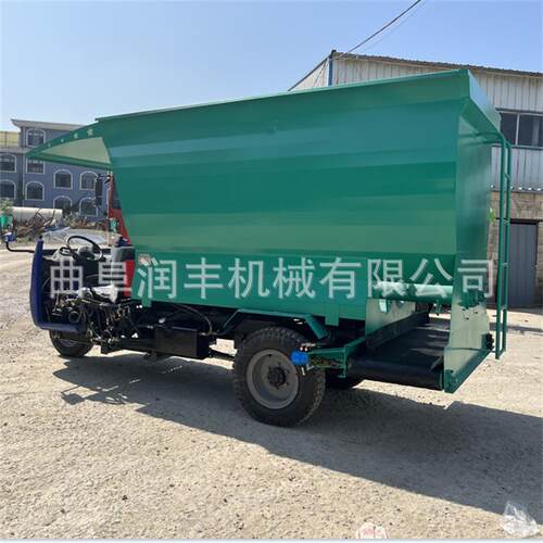 加厚刮板四轮撒料车养殖社区牧场喂草机养殖场搅拌撒料一体机