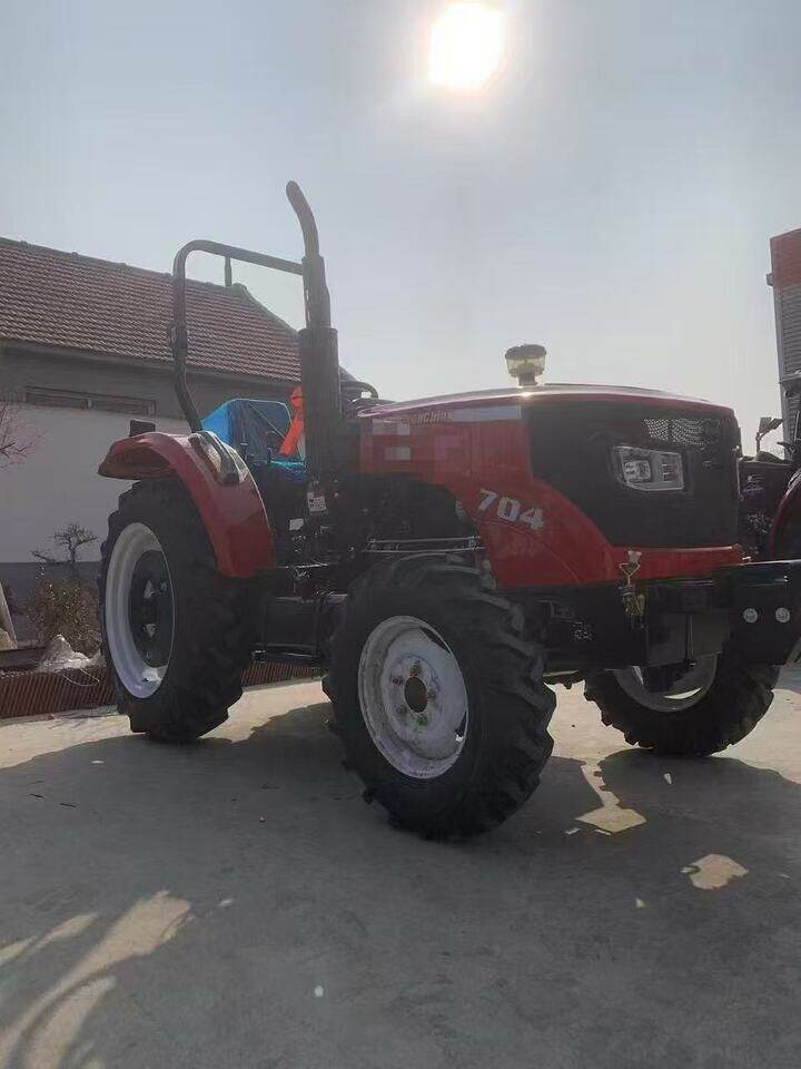 3月5日烟台全新804拖拉机配置见公告网络拍卖公告