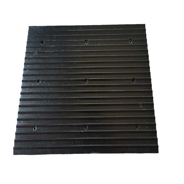 橡胶坡道减噪板交通设施地下停车场坡道度防噪板下坡垫实心减震板