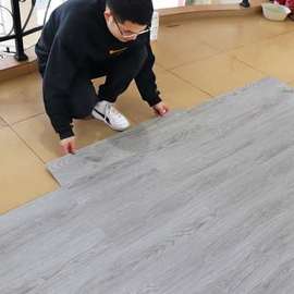 spc自粘免胶家用地板，贴纸加厚耐磨环保，塑胶地板革水泥地防水