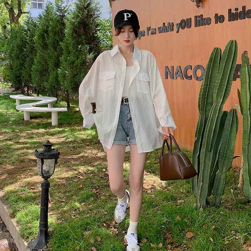 白色天丝薄款防晒条纹衬衫女2025春夏新款设计感大码长袖衬衣外套