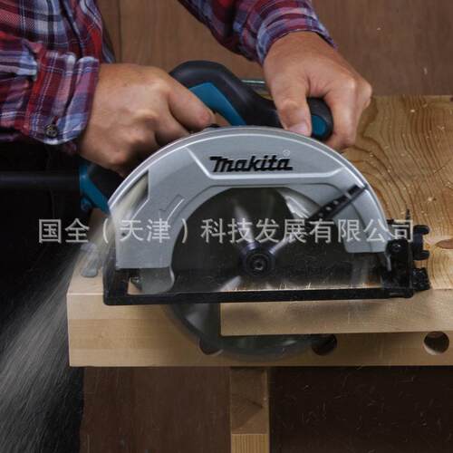 Makita牧田电动工具HS7000电圆锯木工切割机功率1200W转速5200