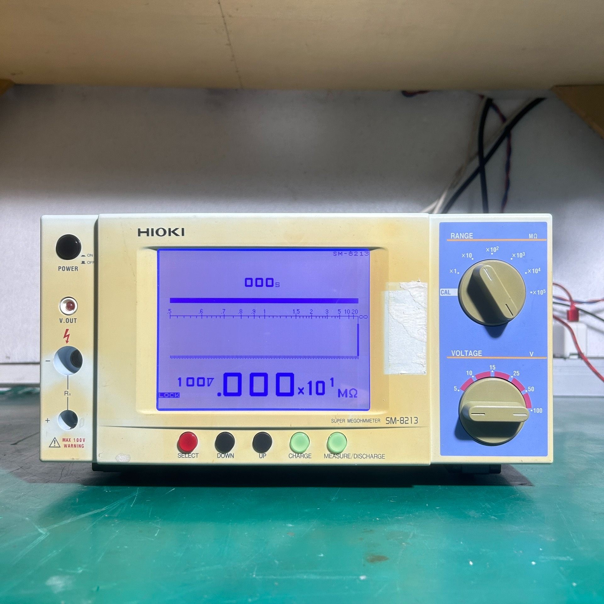 日置绝缘高阻表SM-8213 功能正常，机器包好，原厂标签封