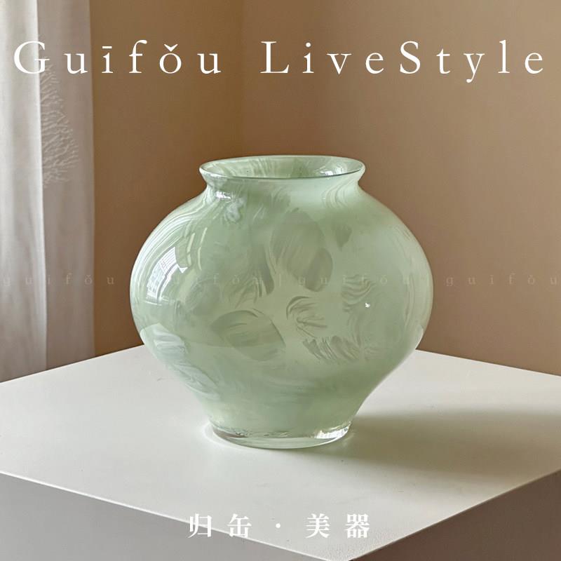 归缶绿色宋代美学餐桌面琉璃玻璃插鲜花漂亮花瓶轻奢高级感摆件