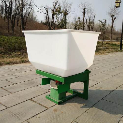 志成用12V挂式家撒肥机电动三轮车后CUJ置撒肥机颗肥粒化肥悬施器