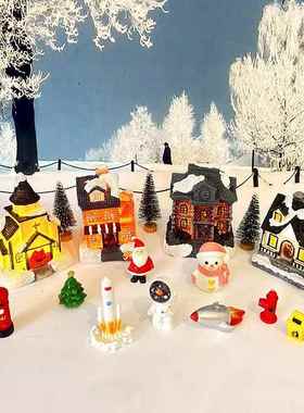圣诞新款发光小房20230717村庄摆件1式5套欧雪屋太空人系列装子饰