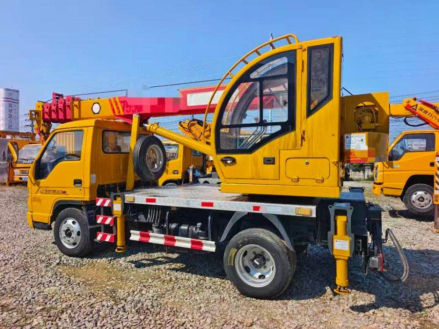 1月6日随州福田5吨蓝牌汽车吊网络拍卖公告