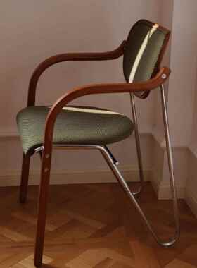 扶Z式HUOS“绿时”法无品牌/复古餐椅实木手椅不锈钢软包椅背靠椅