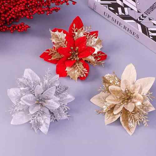 Christmas flowers decorate the Christmas tree decorations