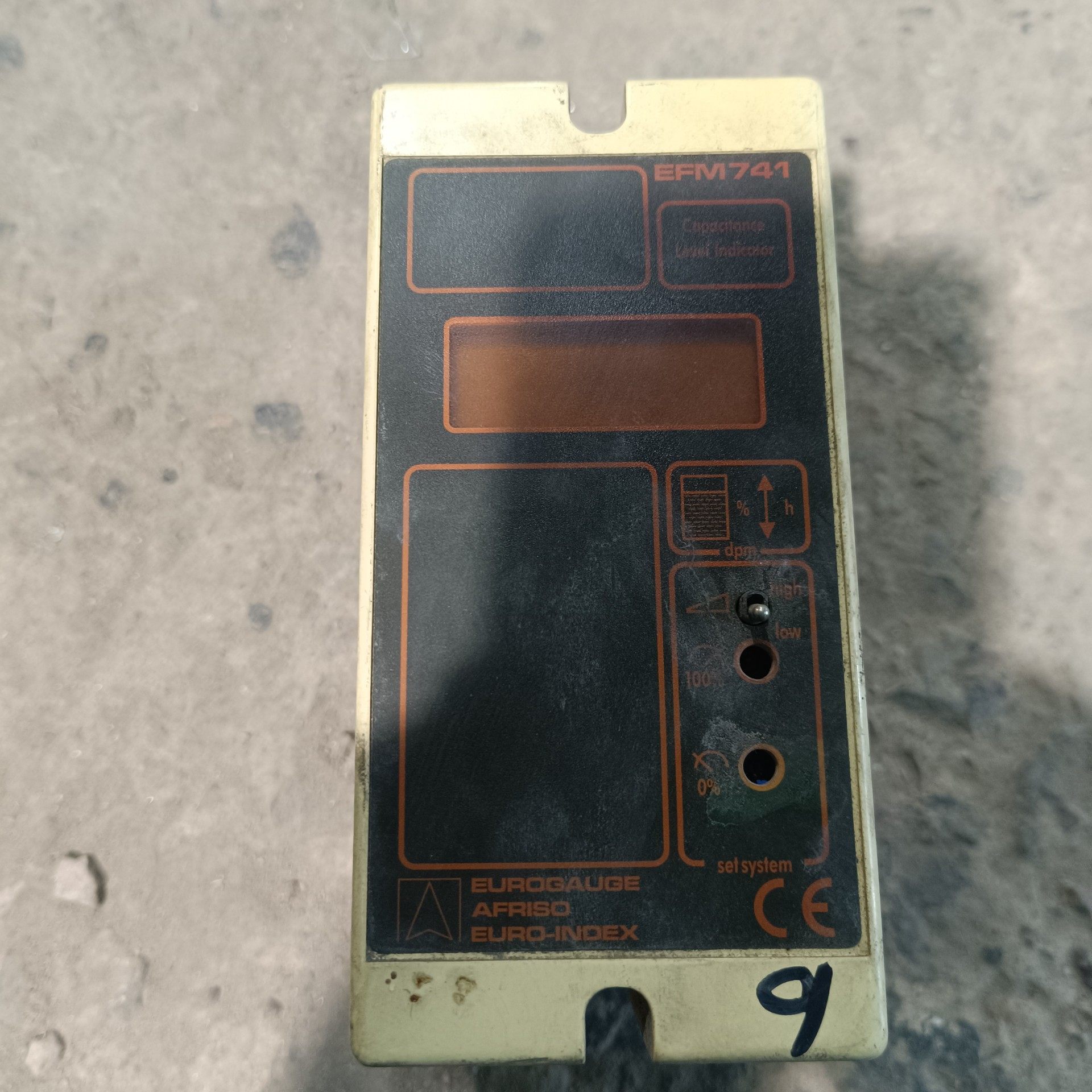 进口电容式液位计，EFM741实物照片，需要的联系