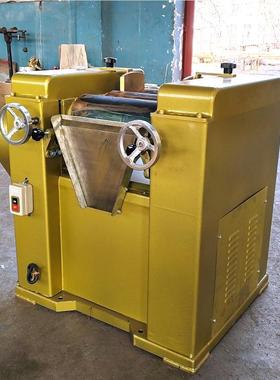 小型碾磨实验笔室化妆品加工设备BVS 石辊油油漆墨铅芯机三辊研磨