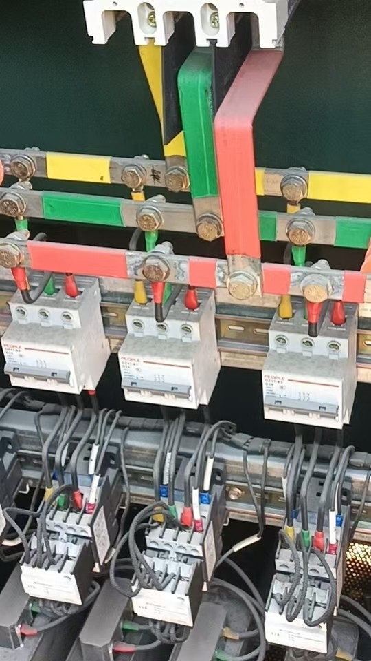 1月22日金华处置报废废旧箱式变电站配电柜铜排链接1台，报废原装干式变压器1台（义乌）网络拍卖公告