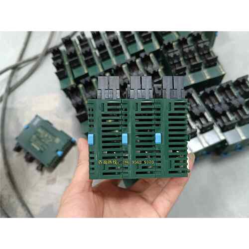 AFP0RE32T 扩展模块AFP0RE32T，成89新，不是实价