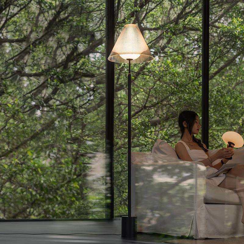 落地灯客厅沙发边几北欧复古极简轻奢酒店卧室床头立式落地台灯