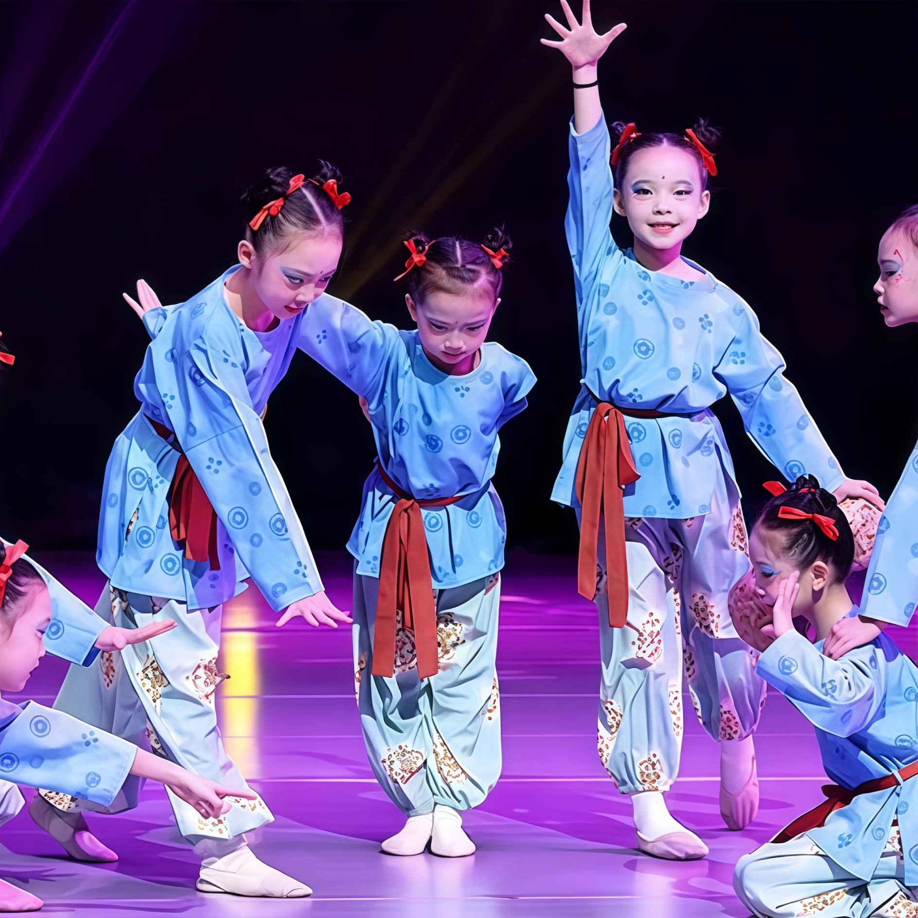 新款蹴鞠乐舞儿童演出服古典舞汉服唐装圆领袍服古装剧目表演服饰