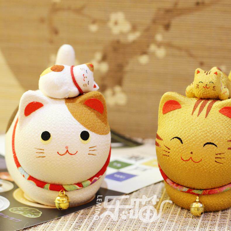 进口制绉布太阳能招财猫 车载摆件汽车车内饰品桌面装饰摇尾巴猫