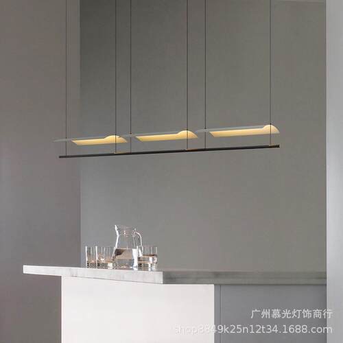 设计师吊灯2021年新款工作室led长条灯北欧极简创意吧台餐厅吊灯