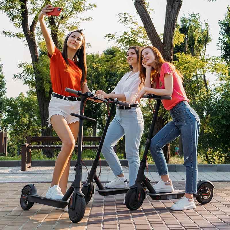 鹏音伴成人电动滑板 车 中大童可折叠代步 车 青少年上班踏板 车 代驾 车 潮酷摆件饰品