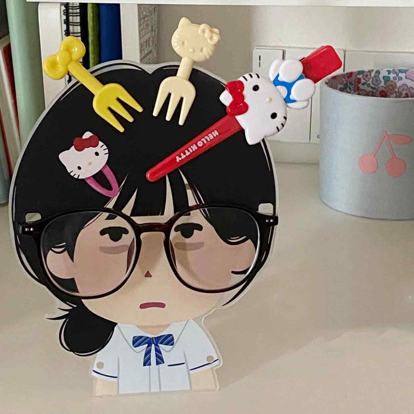 可爱日系插画小人眼镜发夹收纳层架桌面压克力置物架多功能桌面摆