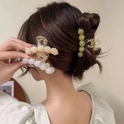 Clamping with coiled hair shark headgear half grabbing clip