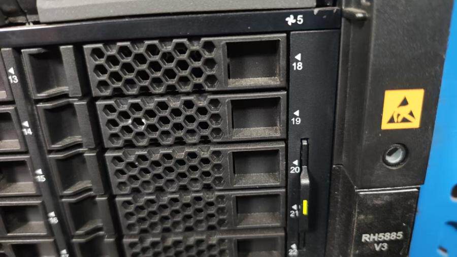 4月22日北京【京械5810】单位淘汰报废处置华为rh5885v3服务器一套硬盘涉密数据已经拆除4卡双内存网络拍卖公告